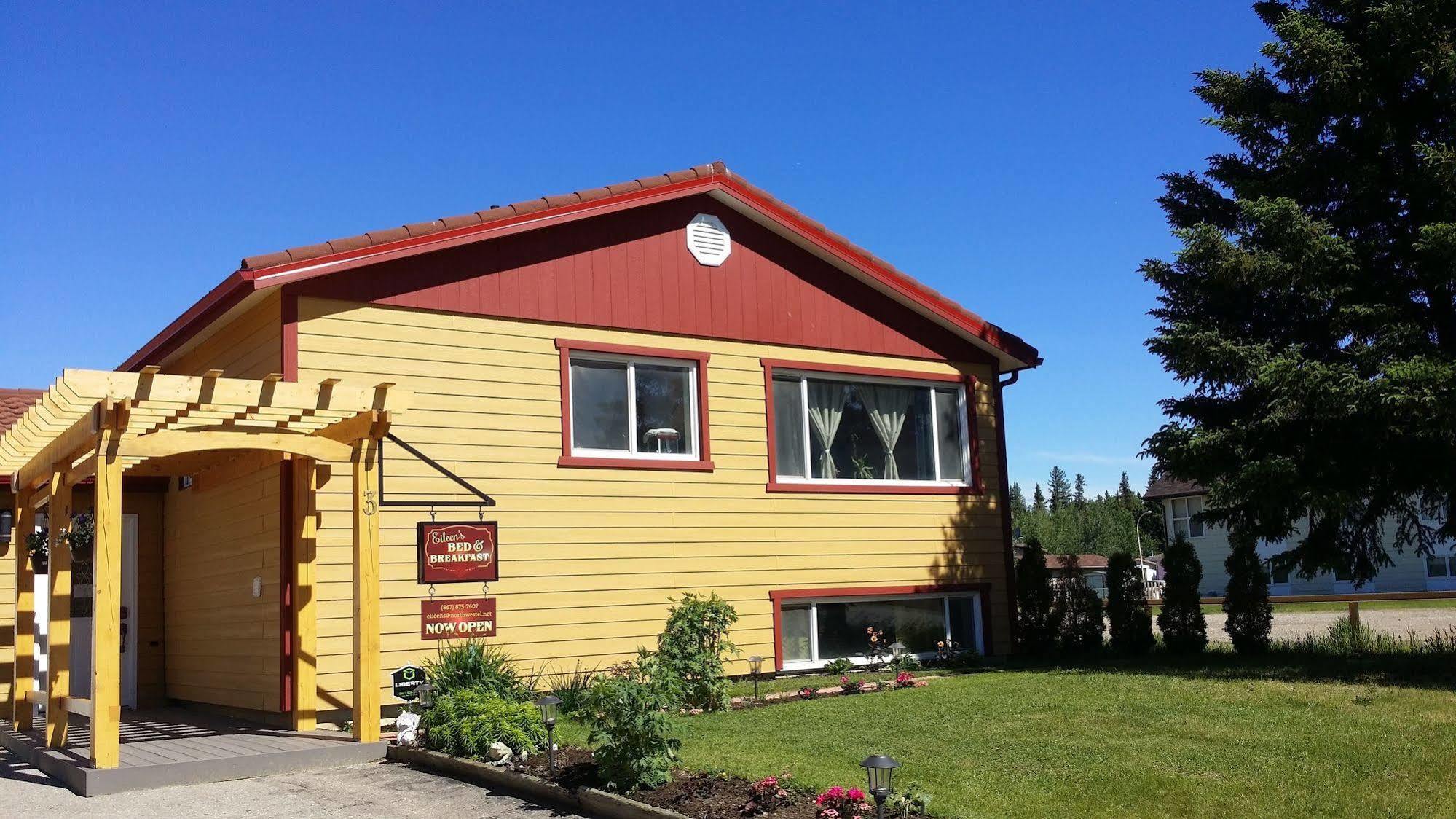Eileen'S Bed & Breakfast/Guest House Hay River Luaran gambar